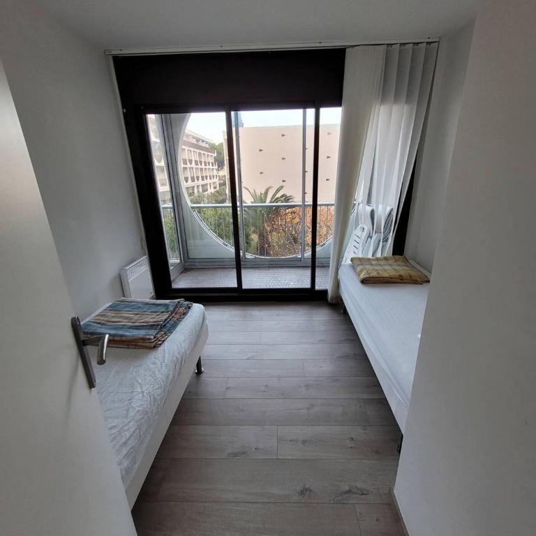 Quartier du port Appartement t4 pour 8 personnes N12 - Three-Bedroom Apartment with Sea View - 3