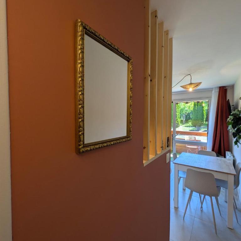 Face au lac avec parking, proche commerces - Appartement 1 Chambre - 7