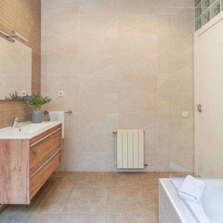 Sagrada familia Secret Apartment - Three-Bedroom Apartment - 20