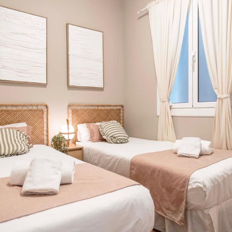 Sagrada familia Secret Apartment - Three-Bedroom Apartment - 34