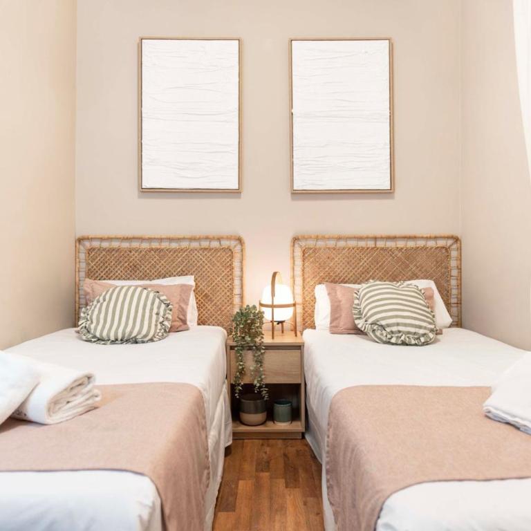 Sagrada familia Secret Apartment - Three-Bedroom Apartment - 36