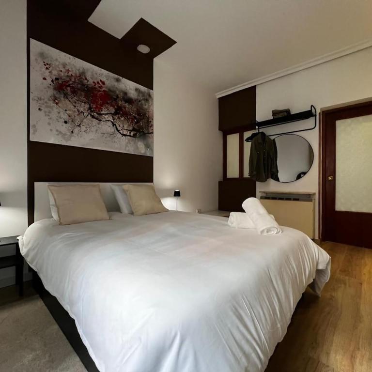 Plaza España B - Quadruple Room with Bathroom - 6