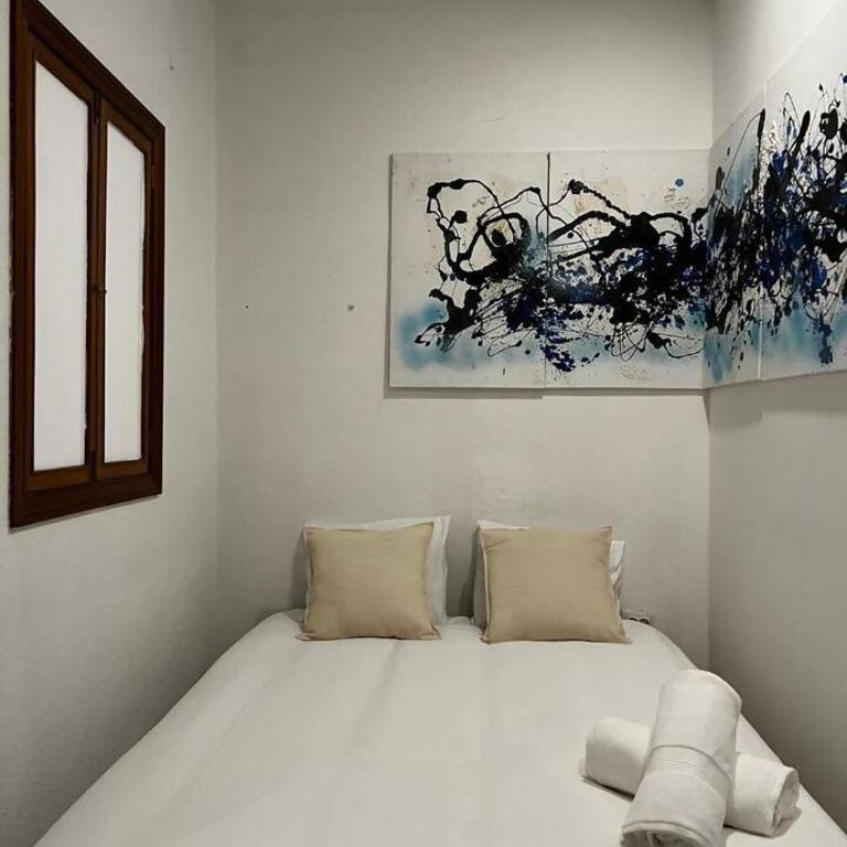 Plaza España B - Quadruple Room with Bathroom - 11