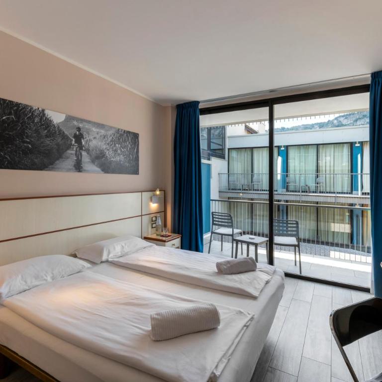 Hotel Holiday Sport & Relax - Camera Economy Matrimoniale/Doppia con Letti Singoli con Balcone - 3