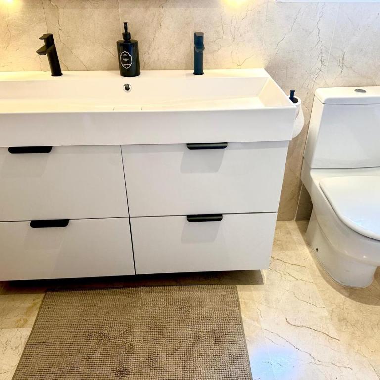 Atico Marbella 2 room piscina y parking - Apartamento de 2 dormitorios - 15