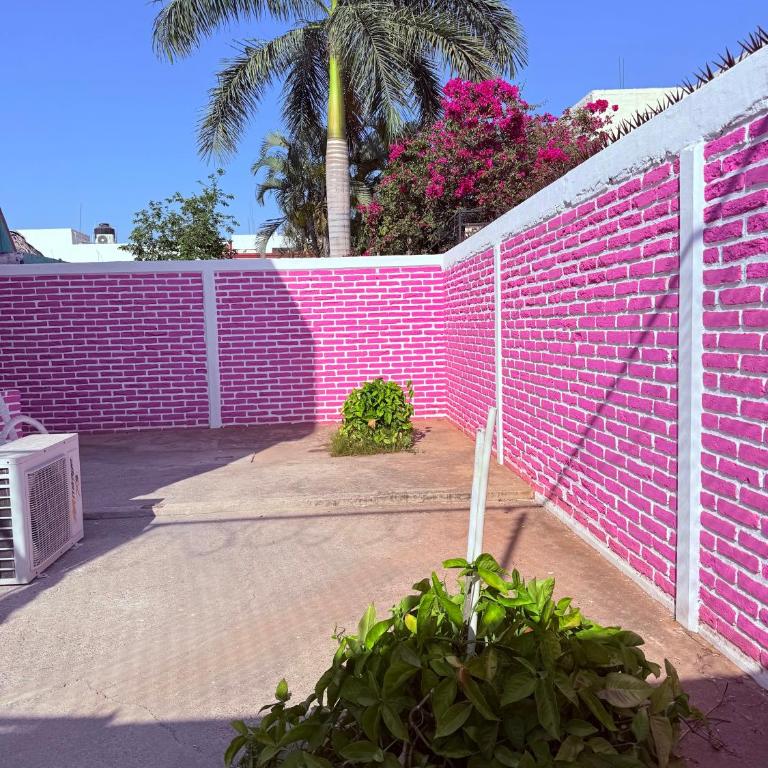 Casa Baraka, Casa Vacacional en Mazatlán cerca de Malecón, Centro Histórico y Playa - Three-Bedroom Townhouse - 1