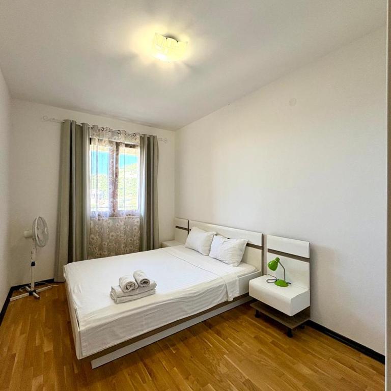 Becici Summer Apartments - Superior One-Bedroom Apartment with Balcony - 3