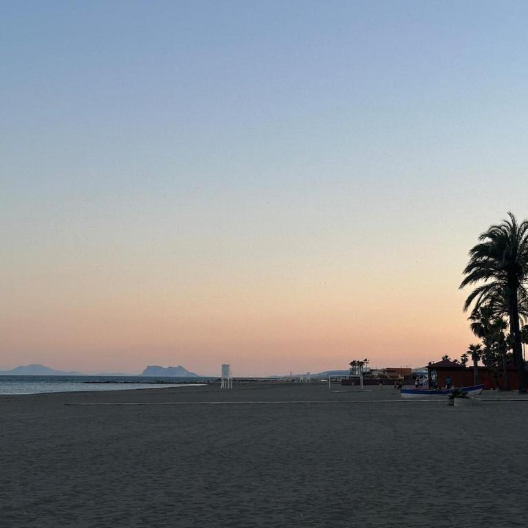 2 Bed Apartment Estepona Centre next to the Beach! - Apartamento de 2 dormitorios - 3