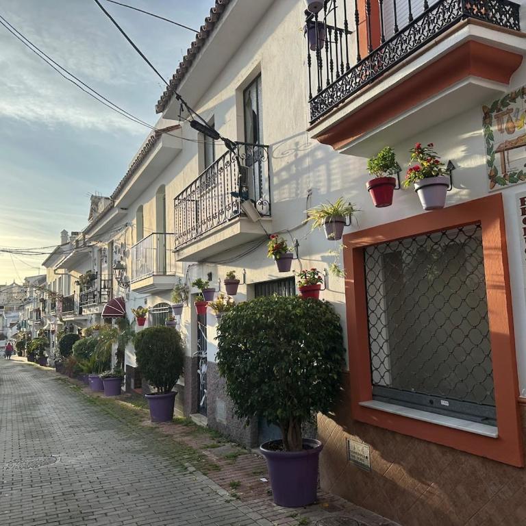 2 Bed Apartment Estepona Centre next to the Beach! - Apartamento de 2 dormitorios - 52