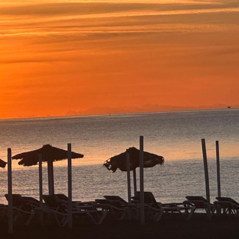 2 Bed Apartment Estepona Centre next to the Beach! - Apartamento de 2 dormitorios - 57