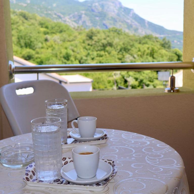 Pansion Nobel - Double Room with Balcony - 8
