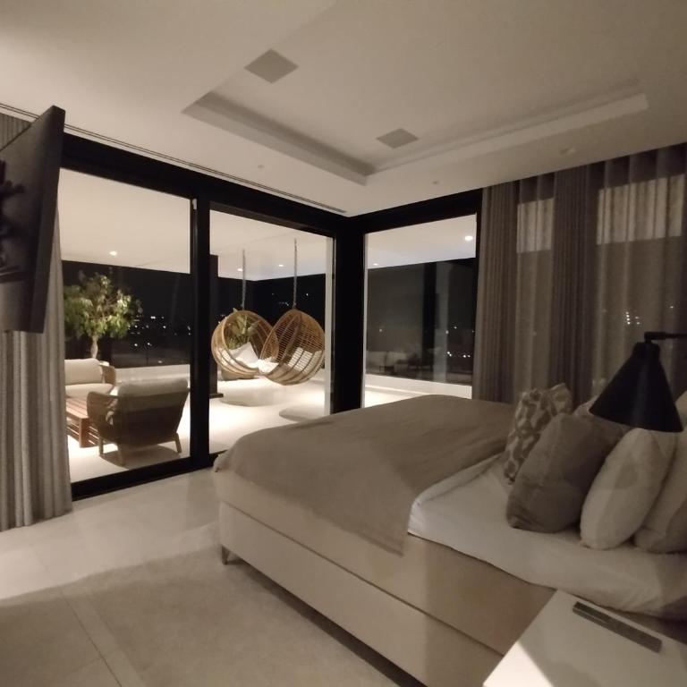 Luxury Villa with Breathtaking Views in Marbella By Lodgerstrip - Villa - 12