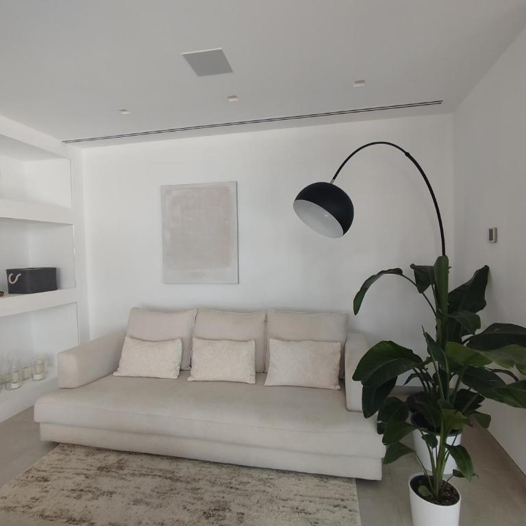 Luxury Villa with Breathtaking Views in Marbella By Lodgerstrip - Villa - 66