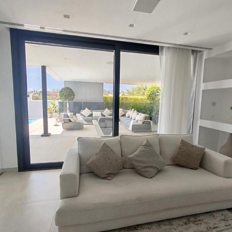 Luxury Villa with Breathtaking Views in Marbella By Lodgerstrip - Villa - 61