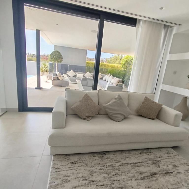 Luxury Villa with Breathtaking Views in Marbella By Lodgerstrip - Villa - 77