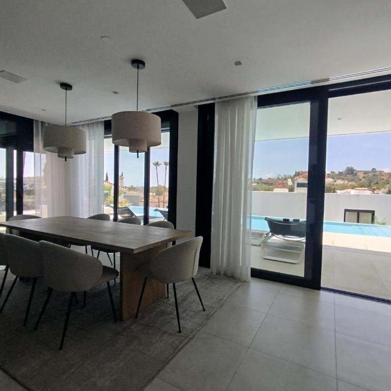Luxury Villa with Breathtaking Views in Marbella By Lodgerstrip - Villa - 71