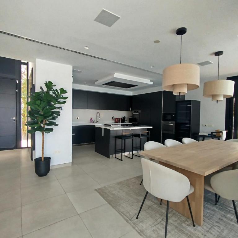 Luxury Villa with Breathtaking Views in Marbella By Lodgerstrip - Villa - 69