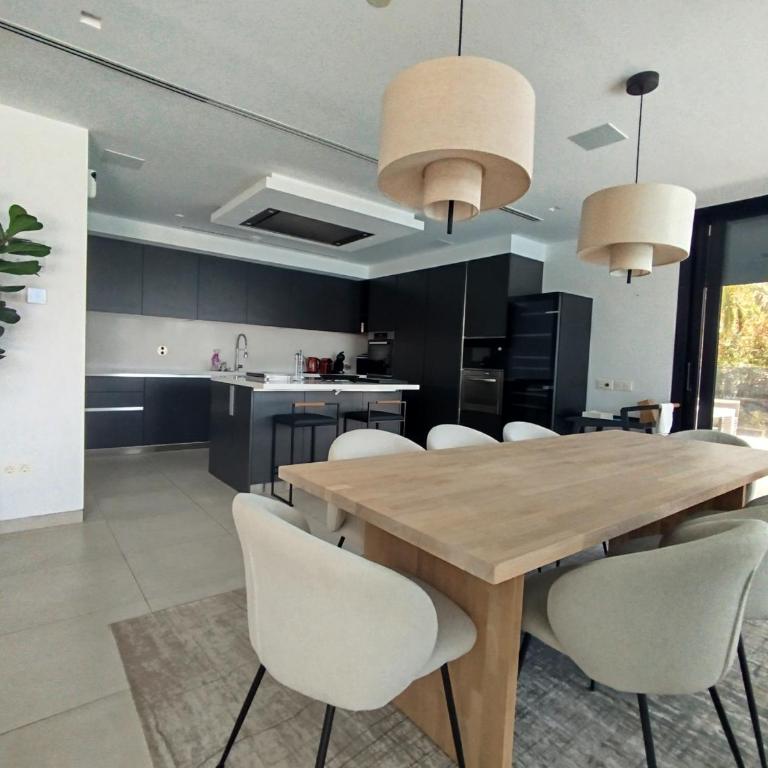 Luxury Villa with Breathtaking Views in Marbella By Lodgerstrip - Villa - 78