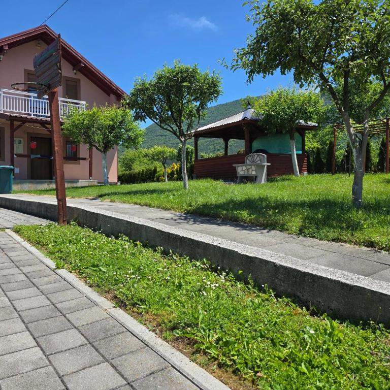 Villa Usivak for green quiet holiday near Sarajevo# TravelersAwards 2026 - Vila - 10