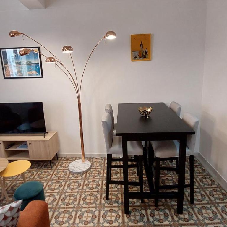 Chic 1 Bedroom Apartment - 3 Star Rated - One-Bedroom Apartment - 5