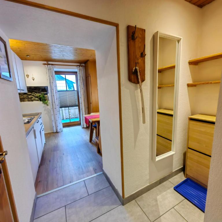 Gästehaus Groder - Standard Apartment mit 1 Schlafzimmer und Balkon - 6
