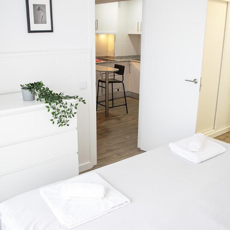 Ocean House Costa del Sol apartamentos varios by Costa del Sol Stay - One-Bedroom Apartment - 7