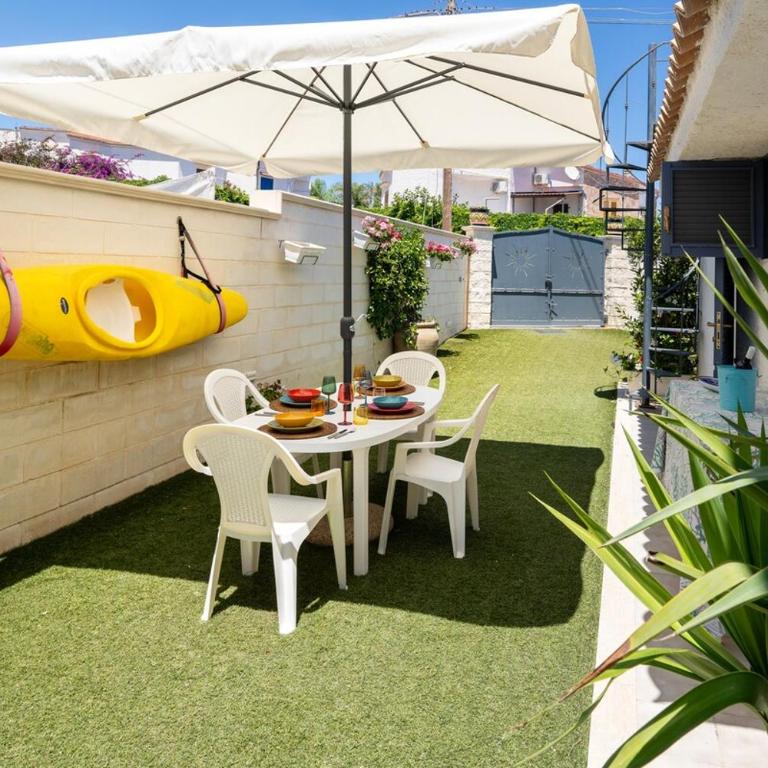 Villetta Fronte Mare con Giardino Privato - One-Bedroom House - 8