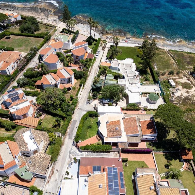 Villetta Fronte Mare con Giardino Privato - One-Bedroom House - 12