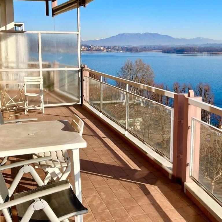 Gemelli al Lago - Appartamento con 2 Camere da Letto - 2