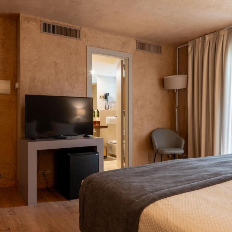 Hotel Xalet del Golf - Superior Double or Twin Room - 8