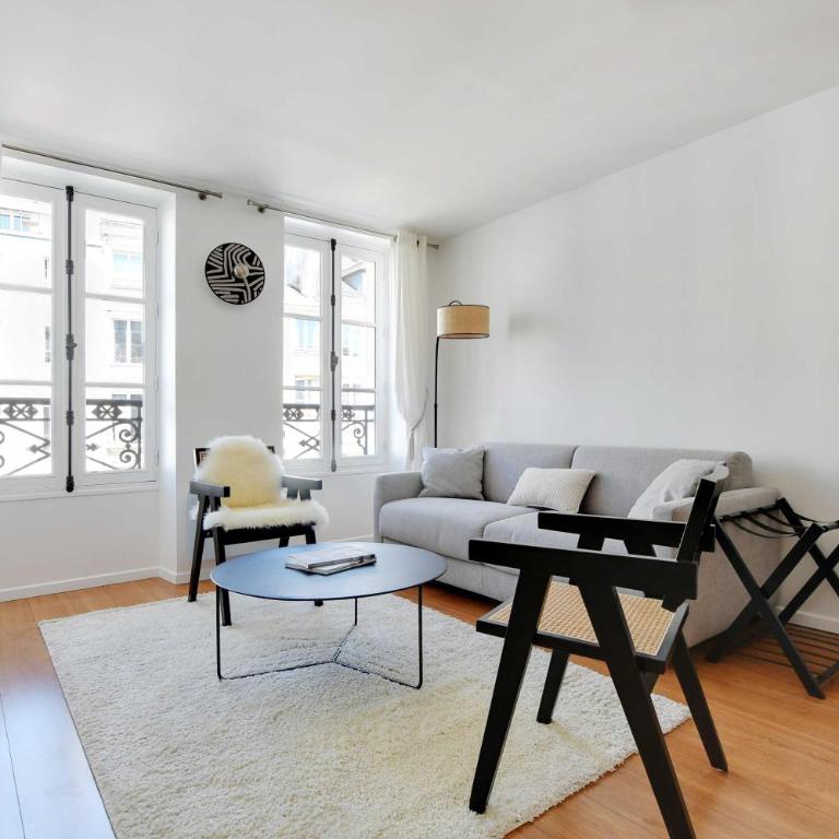Elegant Apt - 1BDR 4P - Marais Place des Vosges - One-Bedroom Apartment - 1