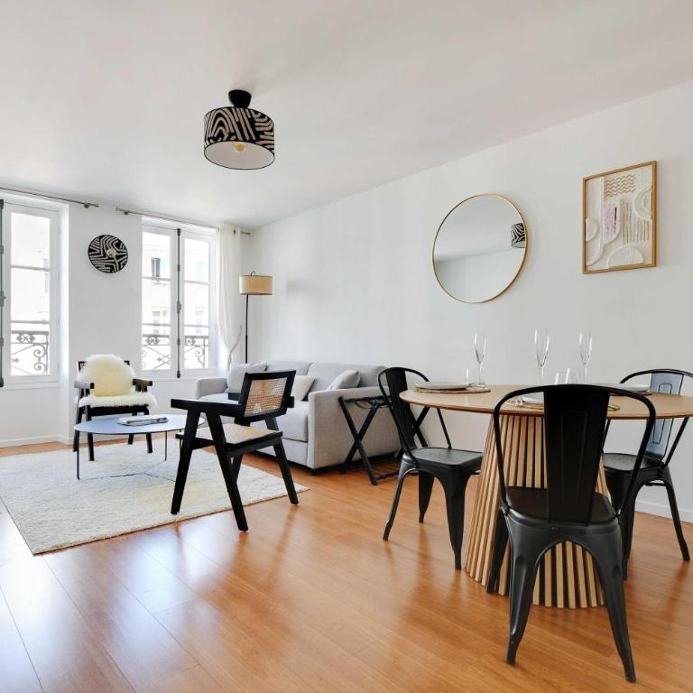 Elegant Apt - 1BDR 4P - Marais Place des Vosges - One-Bedroom Apartment - 8