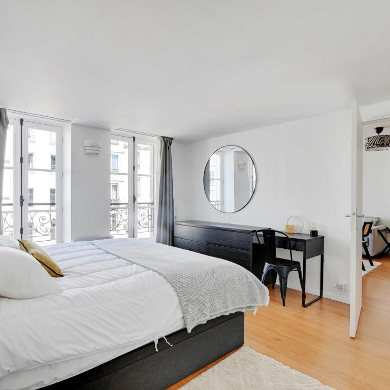 Elegant Apt - 1BDR 4P - Marais Place des Vosges - One-Bedroom Apartment - 10