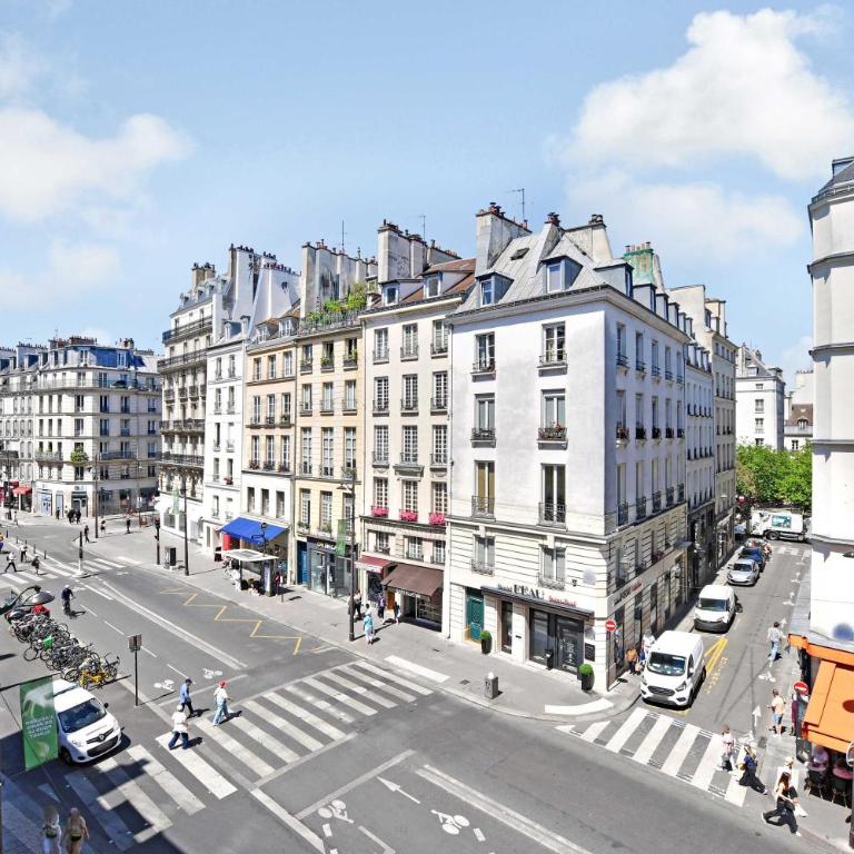 Elegant Apt - 1BDR 4P - Marais Place des Vosges - One-Bedroom Apartment - 11