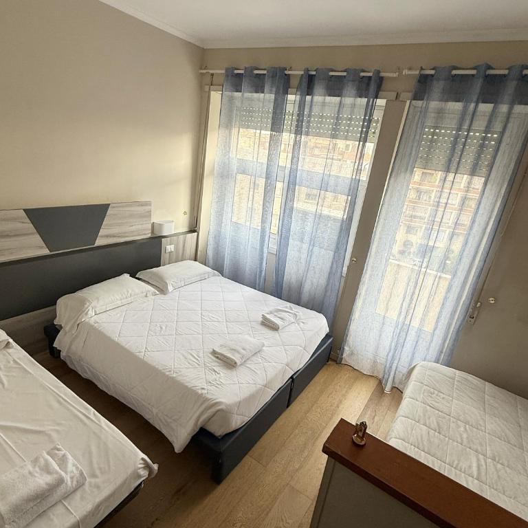 Hotel Laura - Classic Quadruple Room - 2