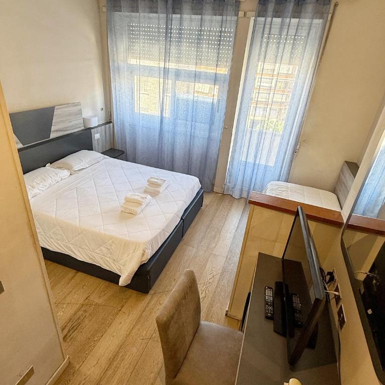 Hotel Laura - Basic Triple Room - 4