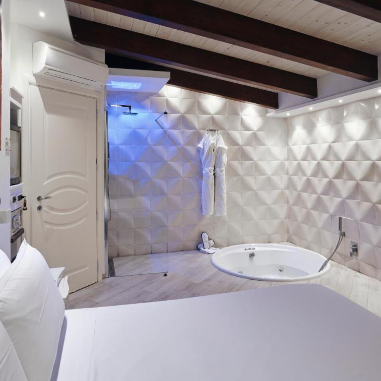 Pompei Valley Boutique Hotel - Suite Deluxe con Vasca Idromassaggio - 2