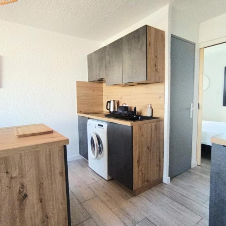 Charming 30 m apt marina view refurbished 2025 - Apartment - 6