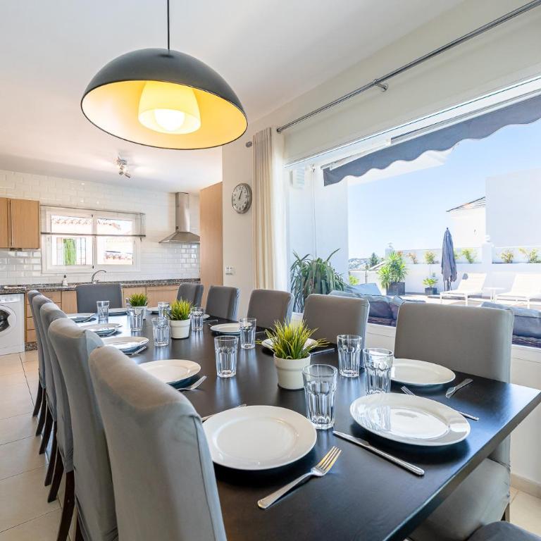 Stunning 6 Bed Villa Private Pool Mijas Gol - Villa - 6