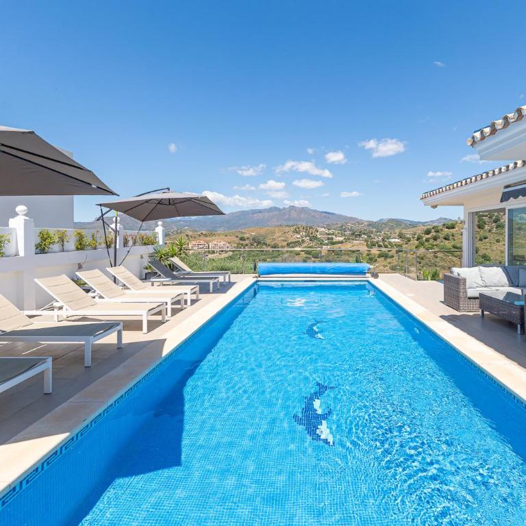 Stunning 6 Bed Villa Private Pool Mijas Gol - Villa - 11
