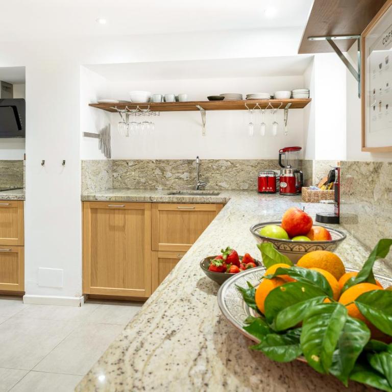 VACATION MARBELLA I Villa Jazmines, 4BDR, Private Pool & BBQ, Golf Valley, Walking Distance to Puerto Banus, High-End Restaurants - Villa - 34