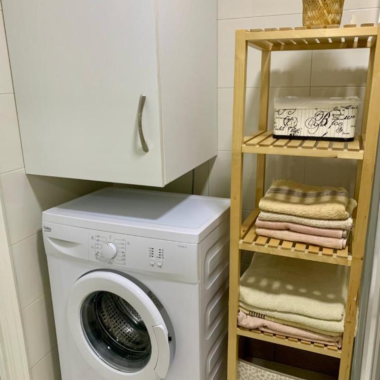 Beach getaway - 3 minutes to the beach - Two-Bedroom Apartment - 3