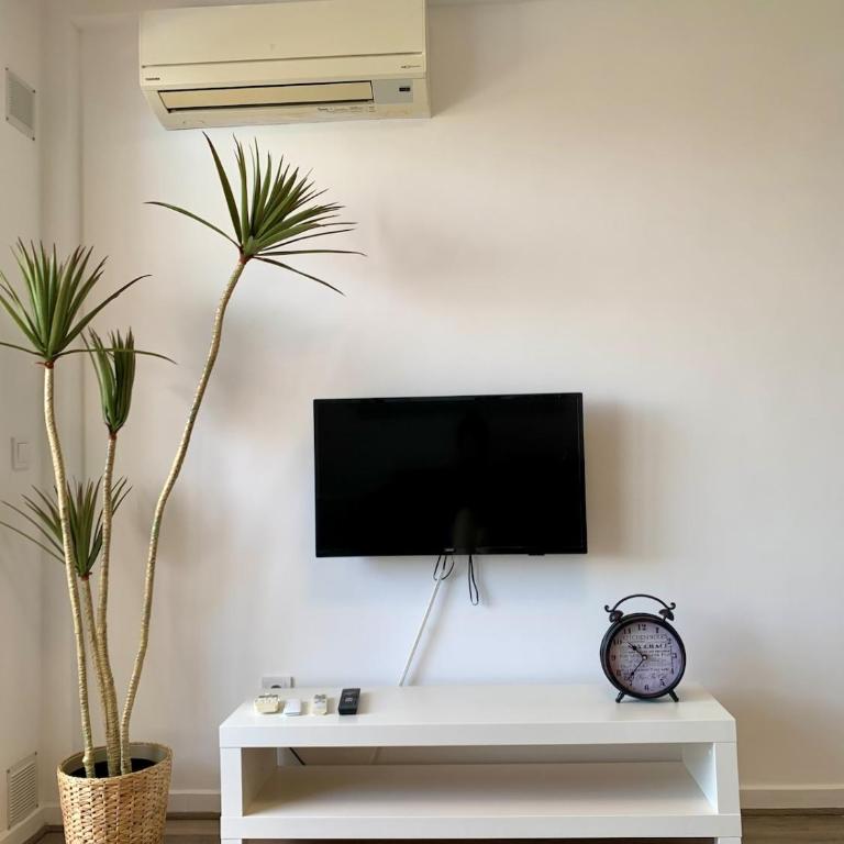 Beach getaway - 3 minutes to the beach - Two-Bedroom Apartment - 7