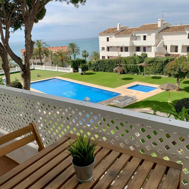 Beach getaway - 3 minutes to the beach - Two-Bedroom Apartment - 14