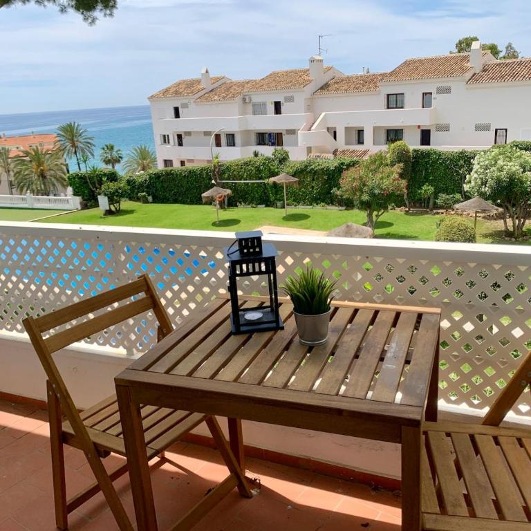 Beach getaway - 3 minutes to the beach - Two-Bedroom Apartment - 29