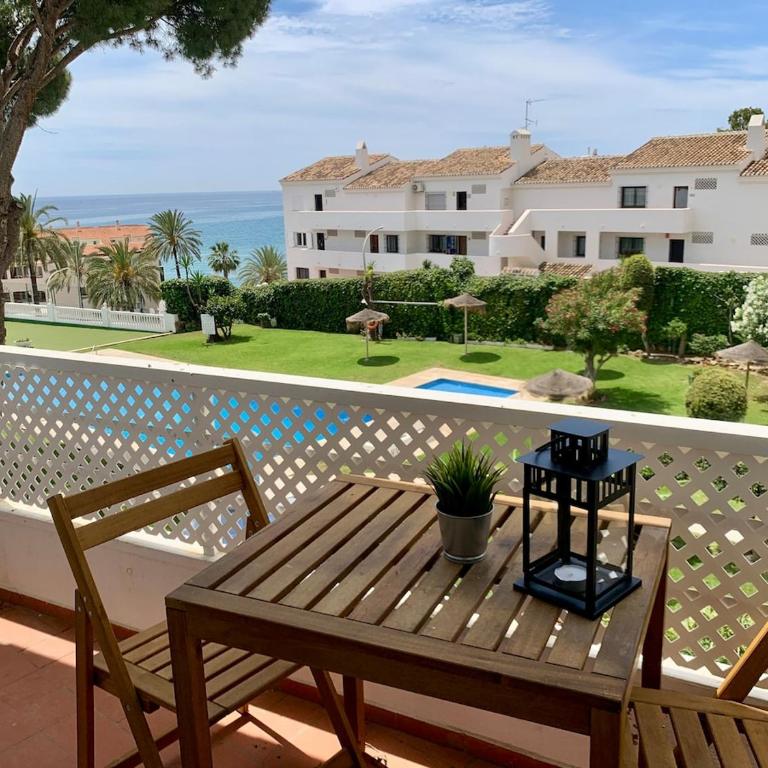 Beach getaway - 3 minutes to the beach - Two-Bedroom Apartment - 31