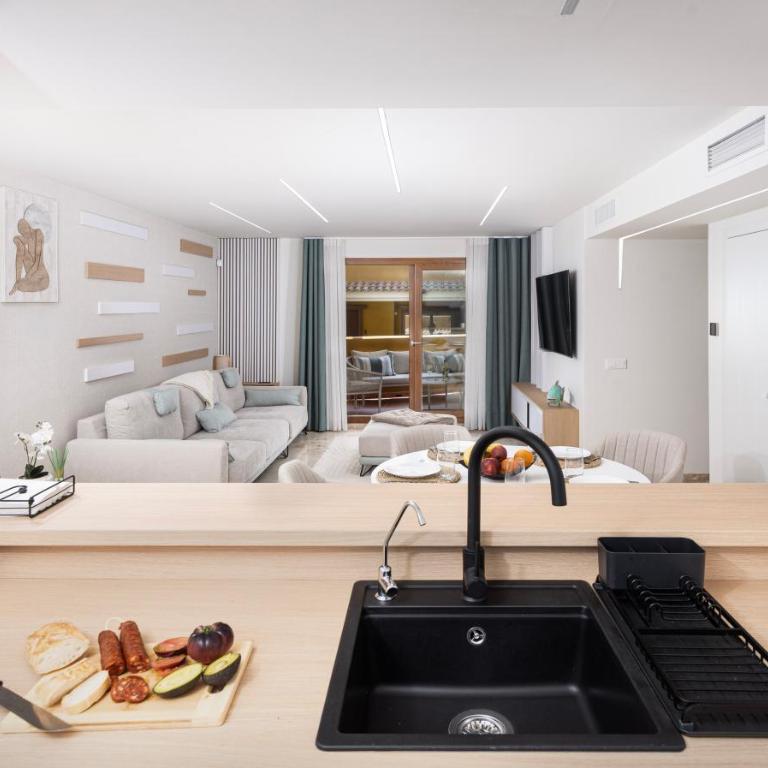 CC8 III by ZANIS - Two-Bedroom Apartment - 7
