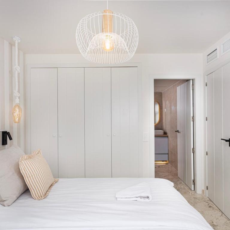 CC8 III by ZANIS - Two-Bedroom Apartment - 9