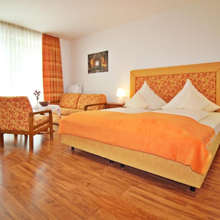 Hotel Garni Lichtquelle - Doppelzimmer mit Balkon - 3