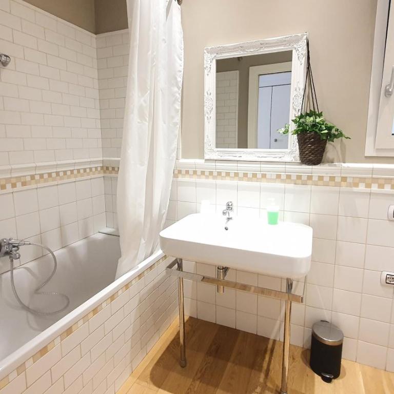 Majestic Seaview Apartment - Bari Centro - Appartamento con 3 Camere da Letto - 2
